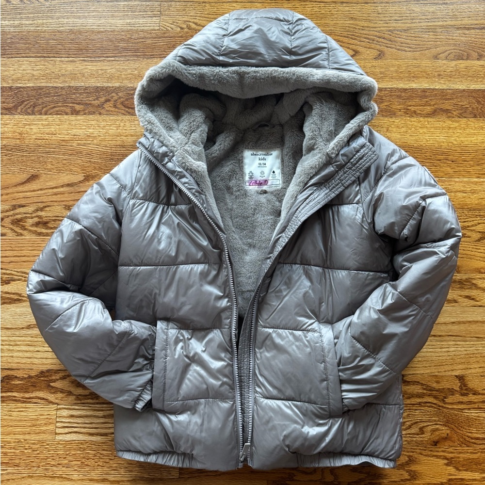 Girls Abercrombie & Fitch Kids cozy puffer coat size 13/14.